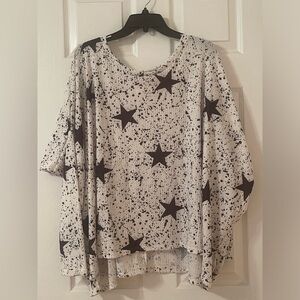 Never worn white w/black star oversized cape shirt size large by Fantastic Fawn